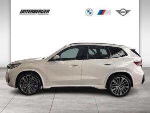 BMW iX1 xDrive30  Bild 5