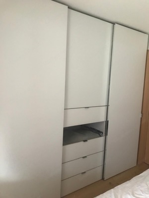 Kleiderschrank zu verschenken  Bild 2