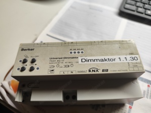 Dimmaktor 4fach 7531 40 17 EIB KNX Universal- 4x210W VA 75314017