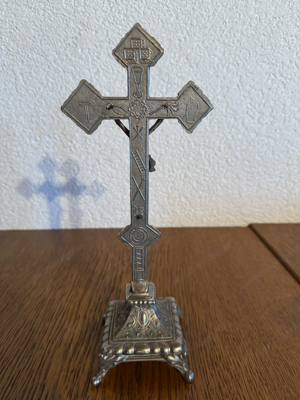 Antiker Kerzenhalter mit Kreuz Bild 2