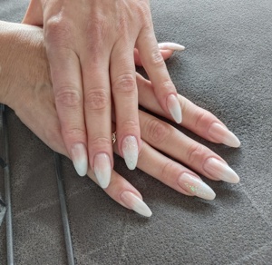 Modelle für Nagelpflege  Bild 2