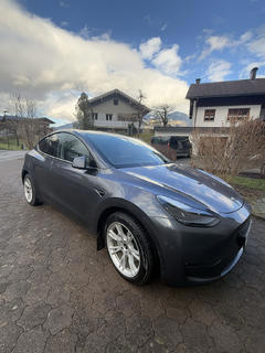 Tesla Model Y Bild 2