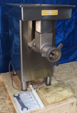 Talsa D-114 Fleischwolf , Neumaschine Bild 6