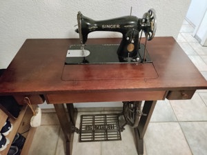 Singer Nähmaschine Retro als Deko gut erhalten