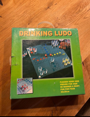 Toschspiel drinking ludo