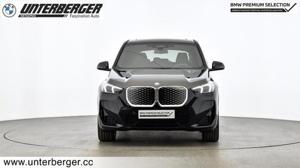 BMW iX1 xDrive30  Bild 3