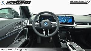 BMW iX1 xDrive30  Bild 10