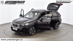 BMW iX1 xDrive30  Bild 6