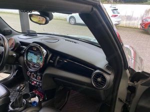 Mini Cooper SD Cabrio mit Vollausstattung Bild 5