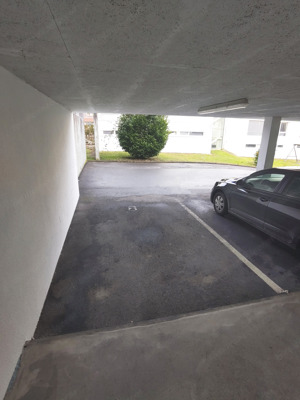 Überdachter Carport   Abstellplatz für Auto in zentraler Lage in Feldkirch zu vermieten