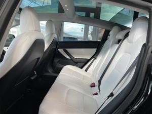 Tesla Model 3 Bild 30