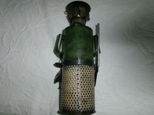 Flaschenhalter aus Metall - Jägerfigur, 