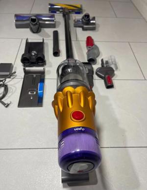 Dyson V12 