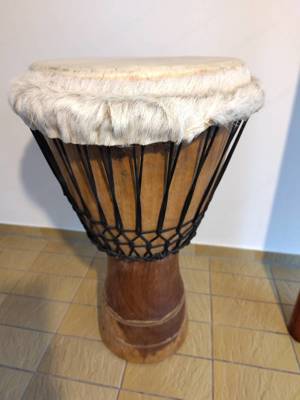 Verkaufen große Djembe, Bongos, riesiges Didgeridoo - Guter Zustand Bild 4