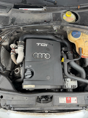 1.9 tdi mit Schaltgetriebe und Anbauteilen Bild 2