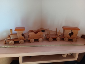 Eisenbahn aus Holz, Kinderspielzeug oder schöne Deko