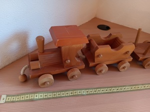 Eisenbahn aus Holz, Kinderspielzeug oder schöne Deko Bild 2