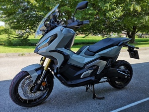 Honda X-ADV 750 Bj. 2021 nur 3215 km, wie neu Bild 2