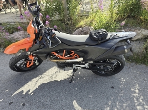 KTM 690 Supermoto Bild 2