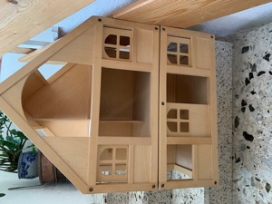 wunderschönes Puppenhaus aus Holz Bild 2