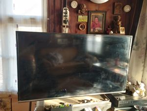 TV schwarz  Panasonic 90x50