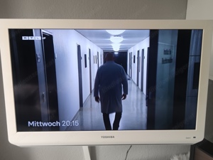 TV 32 Zoll in weiss  Bild 4