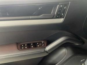 Porsche Cayenne Bild 16