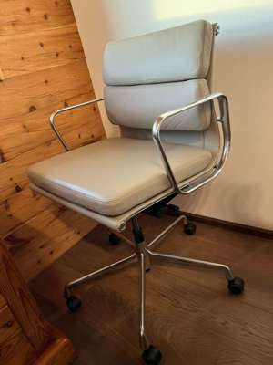 Vitra Soft Pad Chair EA 217 Bild 4