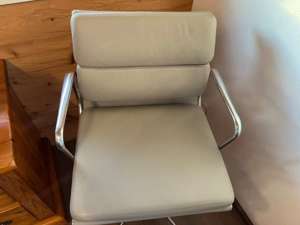 Vitra Soft Pad Chair EA 217 Bild 2