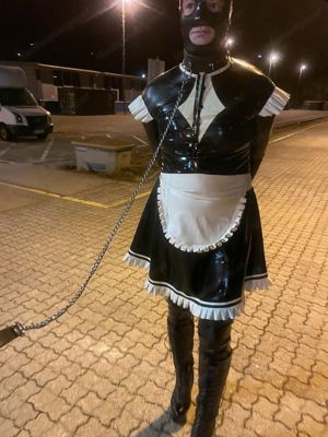 Latex maid sucht Freundschaften Bekanntschaften  Bild 3