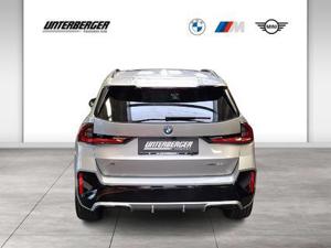 BMW X1 xDrive30e *Leasing 2,99% Fixzins* M Sportpaket Head-Up Panorama-Glasdach Anhängerkupplung Bild 5