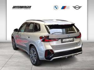 BMW X1 xDrive30e *Leasing 2,99% Fixzins* M Sportpaket Head-Up Panorama-Glasdach Anhängerkupplung Bild 4