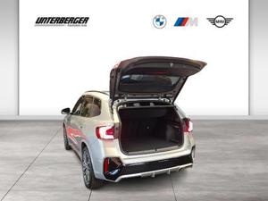 BMW X1 xDrive30e *Leasing 2,99% Fixzins* M Sportpaket Head-Up Panorama-Glasdach Anhängerkupplung Bild 12