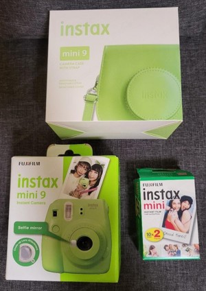 instax mini 9 Sofortbildkamera mit Zubehör Bild 2