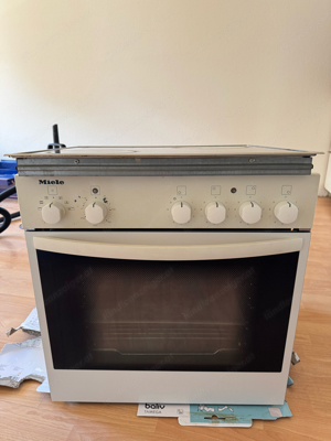 Miele Herd Backofen Weiss mit ceran Kochfeld Bild 4