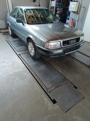 Audi 80 2,3E Quattro Bild 2