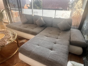 Bequeme Couch mit viel Stauraum und Schlafsofa-Funktion Bild 3