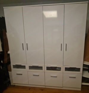 Kleiderschrank (RESERVIERT) Bild 2