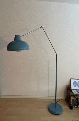 Blau Stehlampe mit beweglichem Gestell