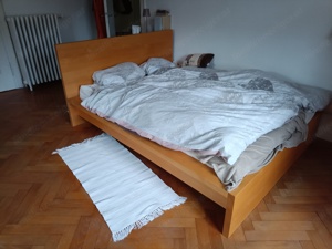 Doppelbett aus ökologischem Vollholz abzugeben