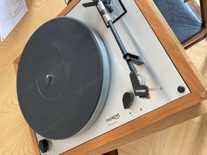 Thorens Plattenspieler