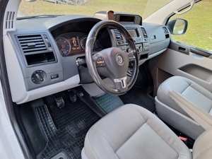 VW T5 Transporter 2,0 TDI 4MOTION Klima Navi PDC AHK Bild 5