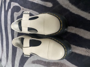 Dr Martens Mary janes 37