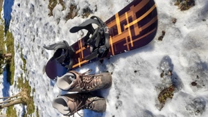 Snowboard und Schuhe zu verkaufen