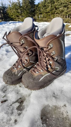 Snowboard und Schuhe zu verkaufen Bild 5