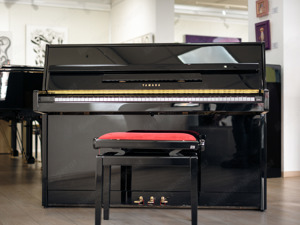 Sehr schönes Yamaha Klavier Mod. M110N, in schwarz poliert.Lieferung frei Haus (*) Bild 7