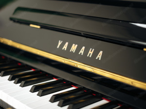 Sehr schönes Yamaha Klavier Mod. M110N, in schwarz poliert.Lieferung frei Haus (*) Bild 2