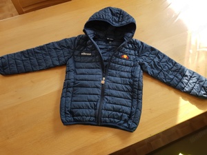 Tolle  ellesse  Übergangs-Steppjacke Gr. 128-134, neuwertig