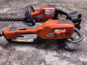 Husqvarna Akku Gerät Heckenschere, mit Akku und Ladegerät Bild 5