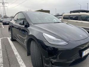 Tesla Model Y Bild 2